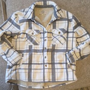 Cozy Plaid Sherpa-Lined Shacket - White & Gray Like New Large. Warm. Button Up